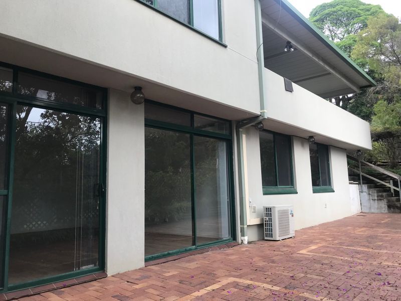 Level Flat/10 Pearson Avenue, Gordon