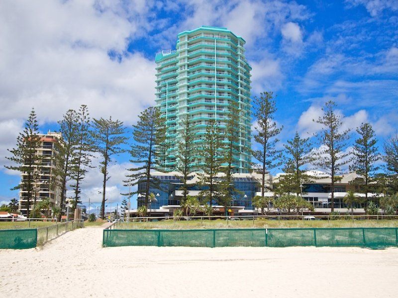 5/70 Marine Parade 'Ocean Plaza' COOLANGATTA QLD, 'Ocean Plaza' Coolangatta - Thumbnail 2