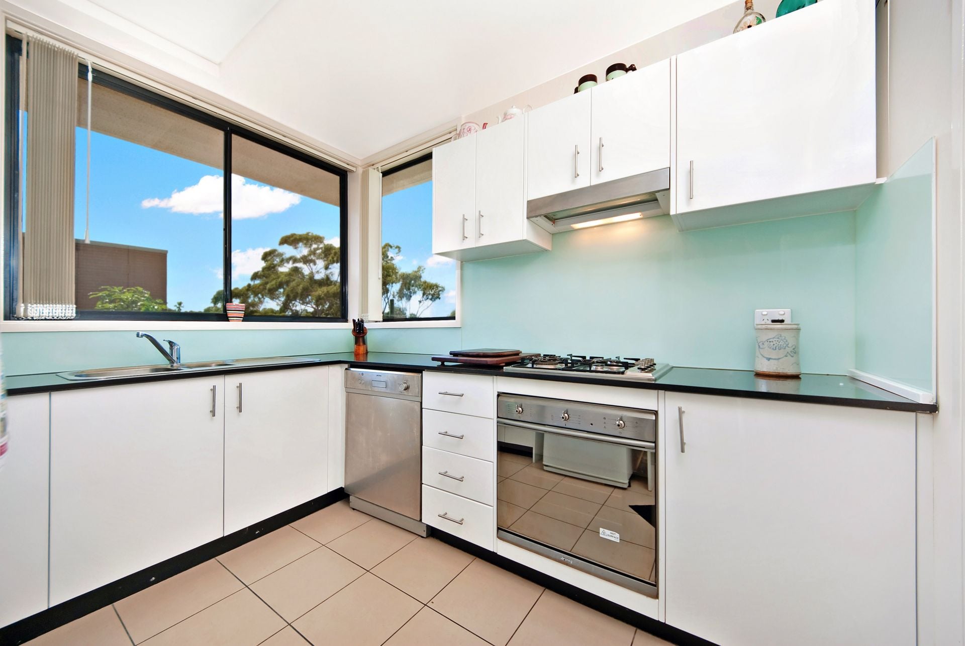 20/1-3 Jacaranda Road Caringbah NSW, Caringbah - Thumbnail 3