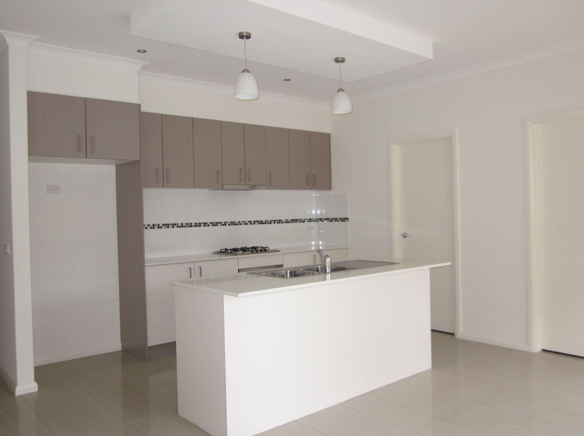 STUNNING & SPACIOUS TOWNHOUSE