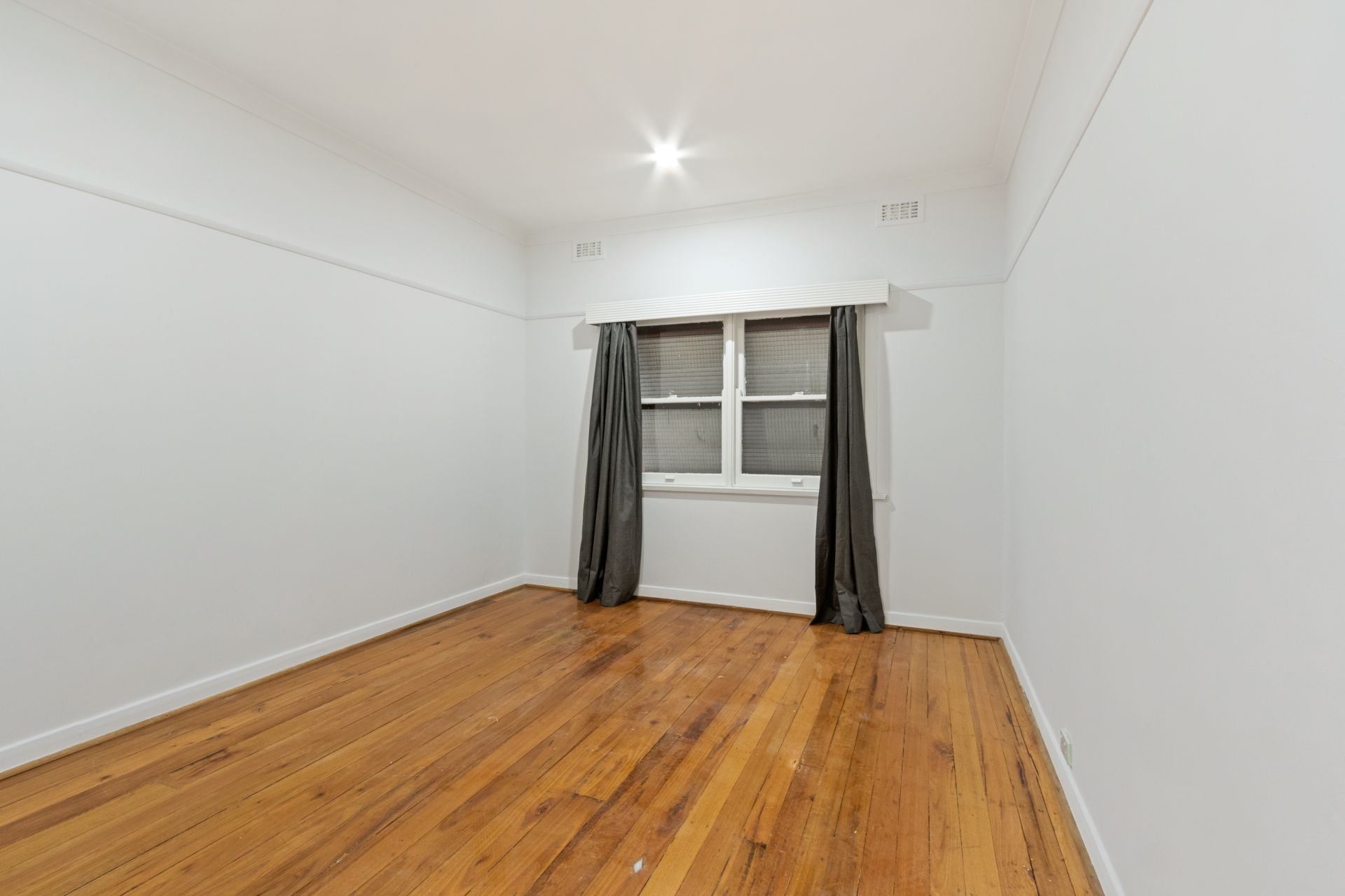 Bright & Spacious home!