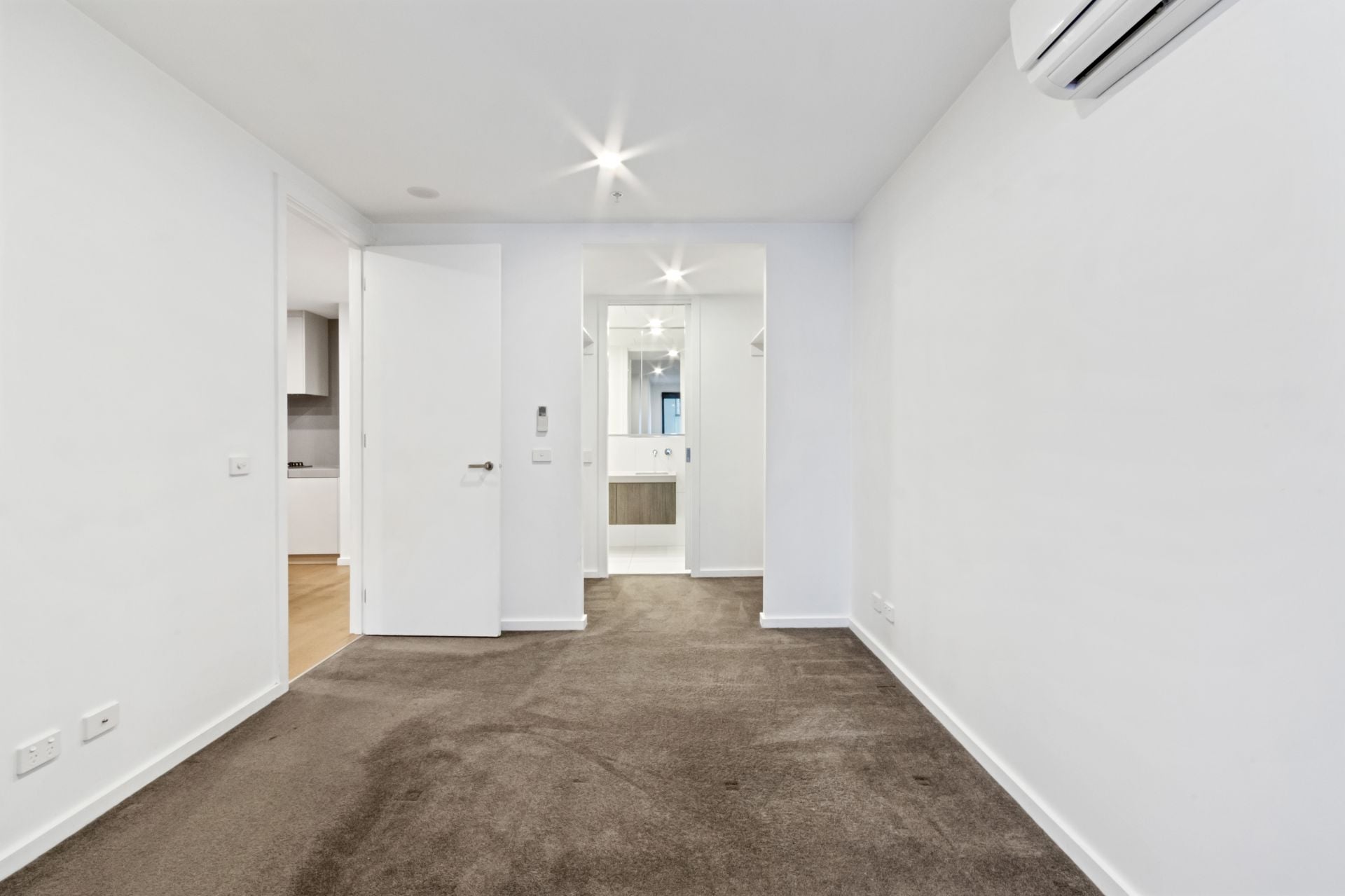 Luxurious Designer Apartment in Abbotsford with Premium Features
