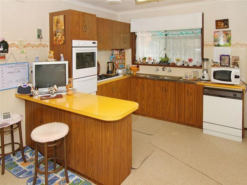 WALK TO EVERYTHING- FANTASTIC LOCATION!
