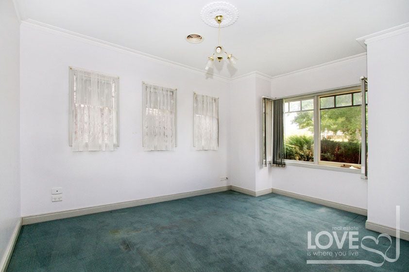 BEAUTIFULLY PRESENTED AND IN A GREAT LOCATION!