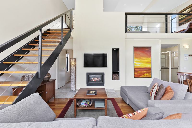 8/2-4 Barton Court Aireys Inlet VIC, Aireys Inlet - Thumbnail 2