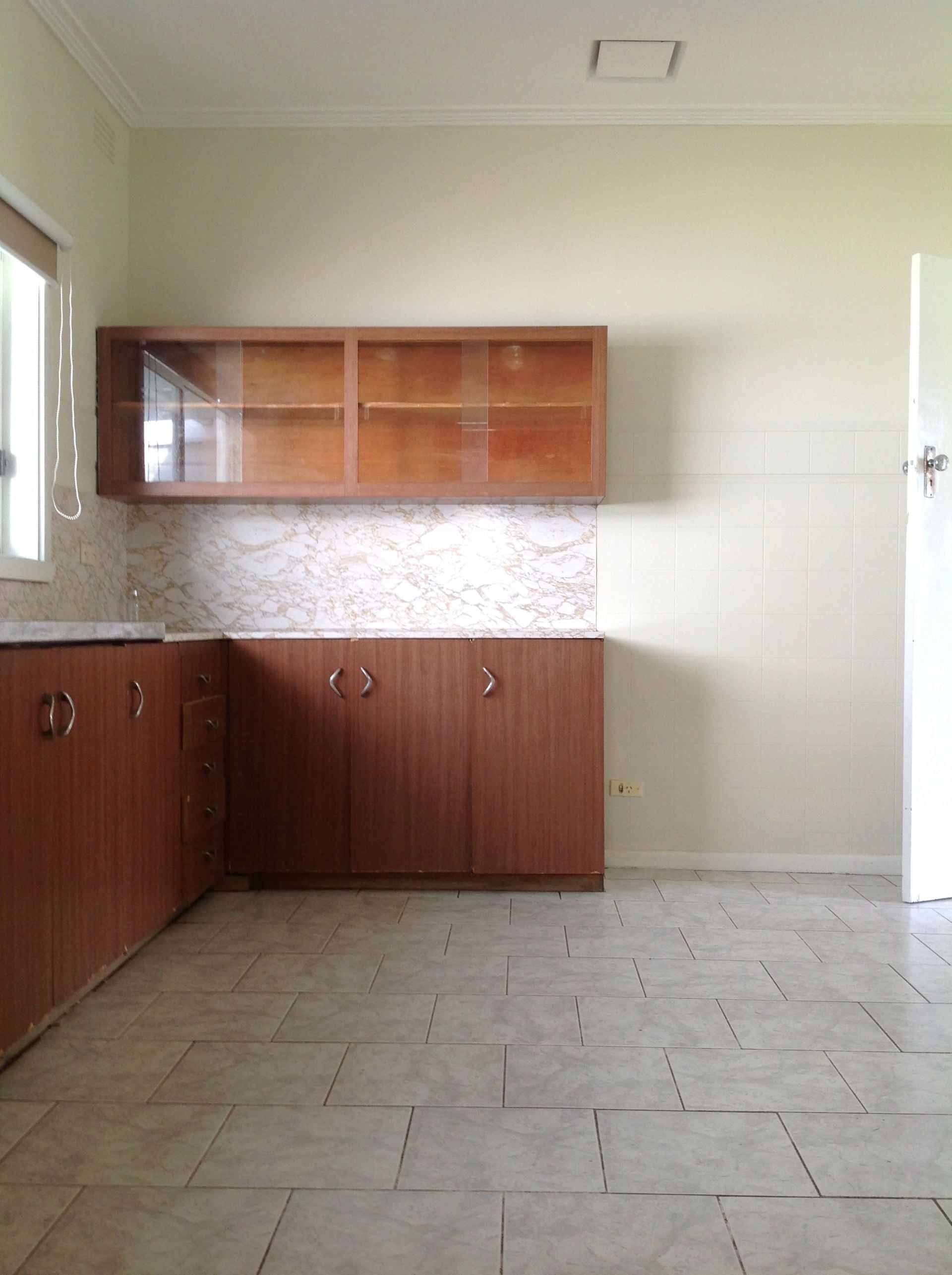 FRESHLY PAINTED AFFORDABLE FAMILY HOME !!!