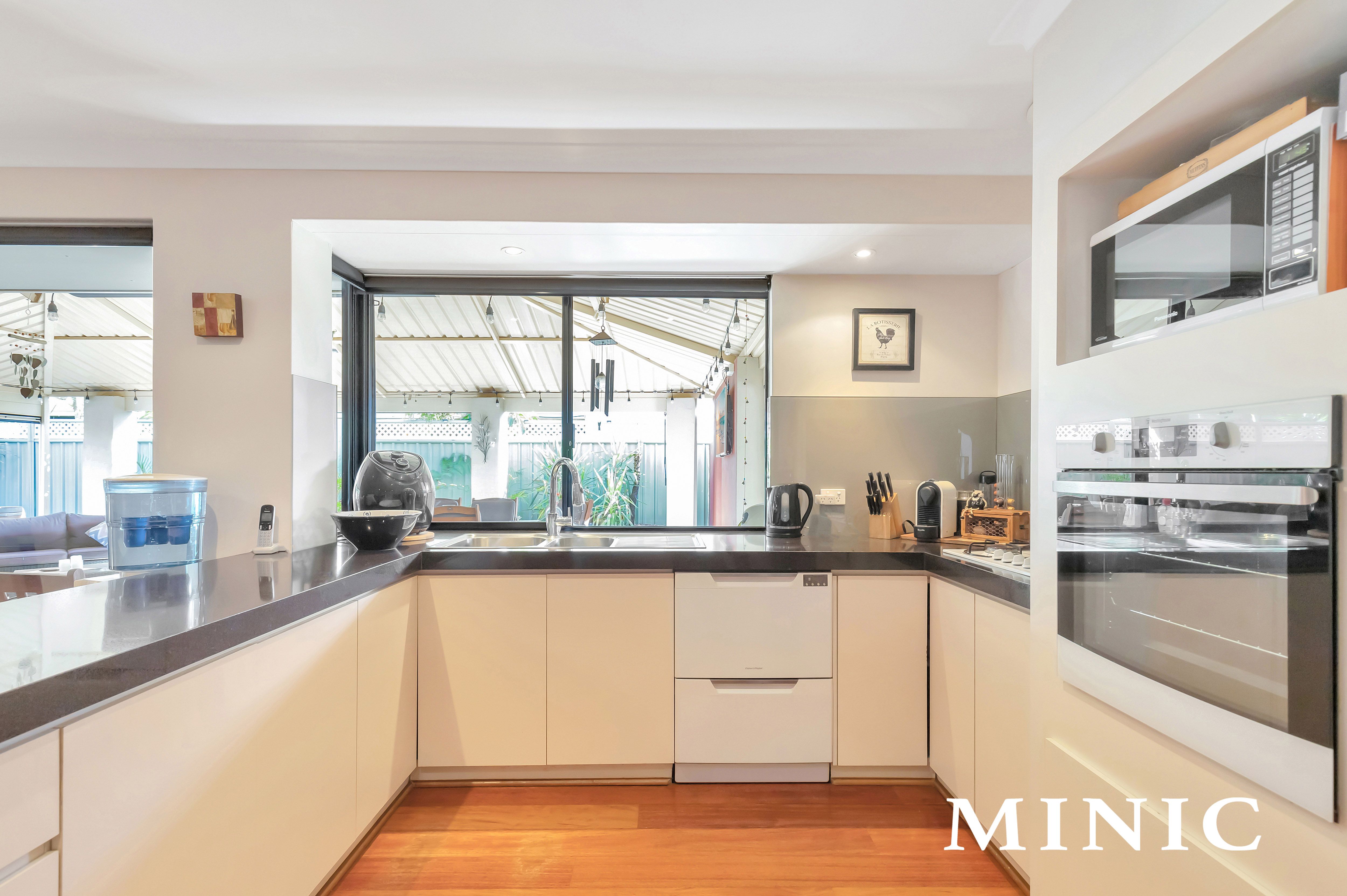 34 Charm Way, Atwell