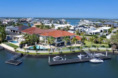 Prestige Sovereign Islands Luxury Partial Furnished Waterfront Estate at its Finest