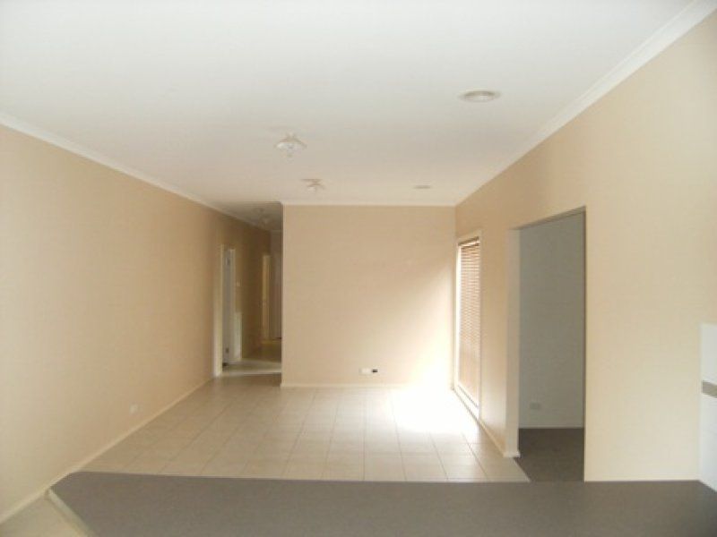 29 Studley Parkway, Caroline Springs - Thumbnail 7