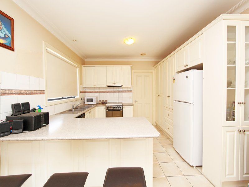 2 Trinity Way SOUTH MORANG, South Morang - Thumbnail 5