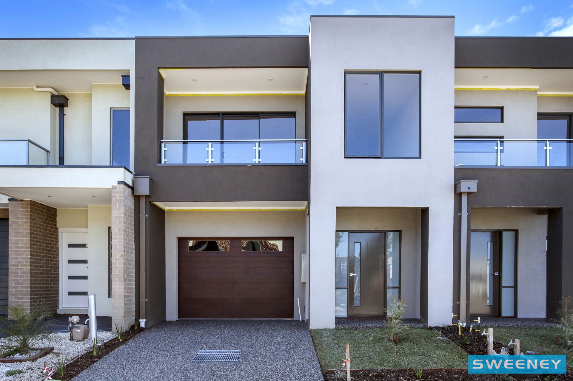 1/42 Lorimer Street, Caroline Springs - Thumbnail 2