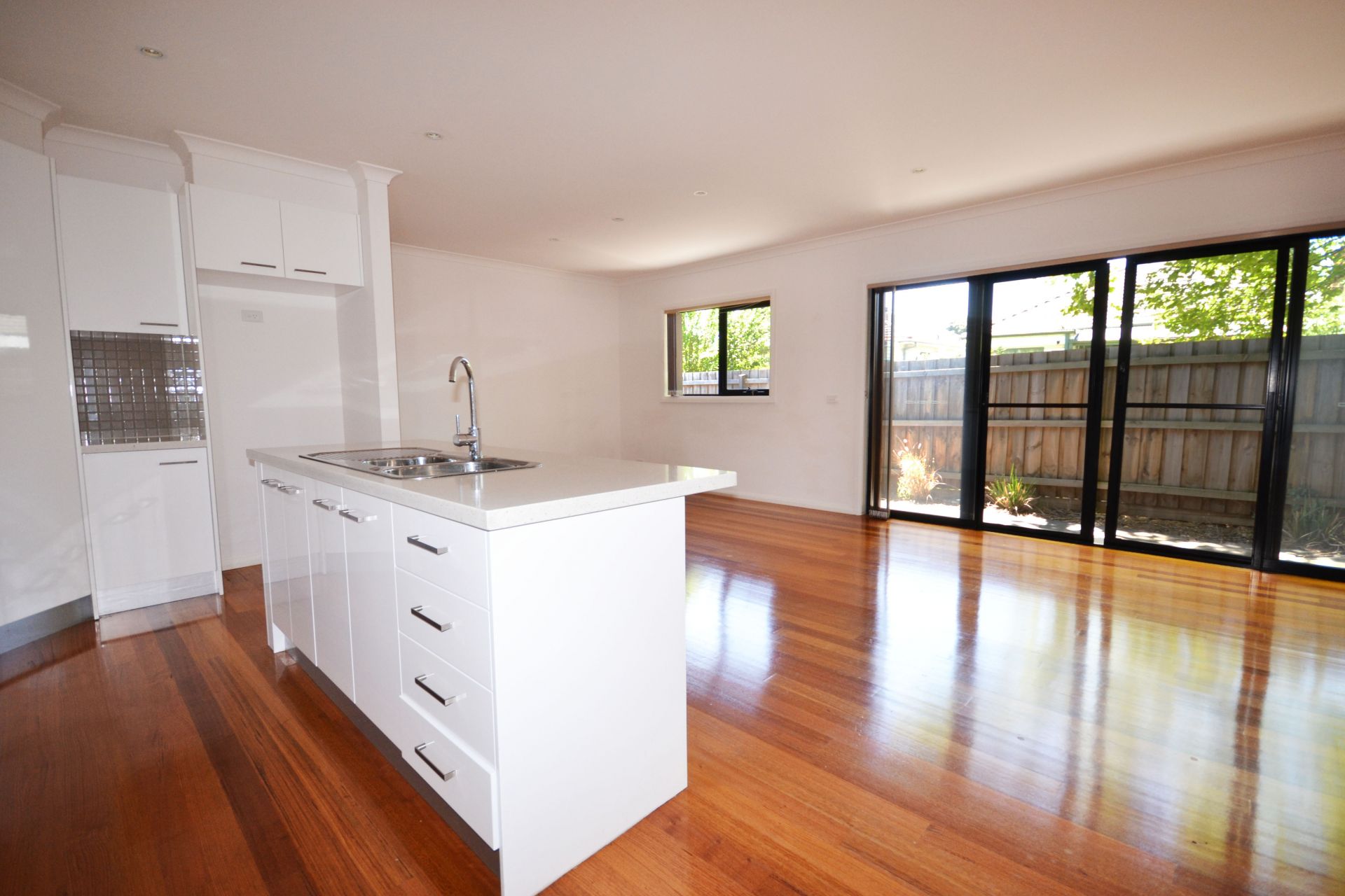 PERFECTLY PROPORTIONED & IMPRESSIVE THROUGHOUT
