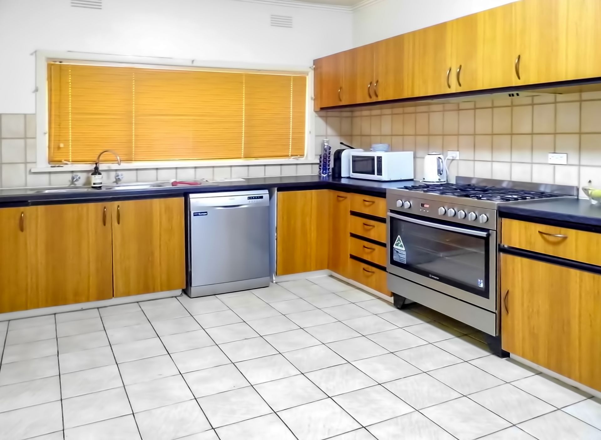 53 Bracken Grove, Altona - Thumbnail 5