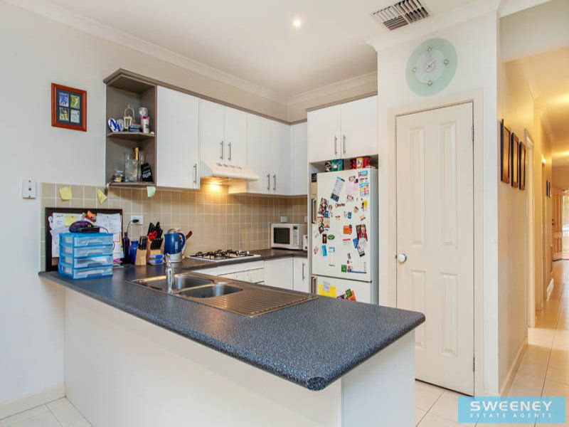 8 Hounslow Green, Caroline Springs - Thumbnail 3