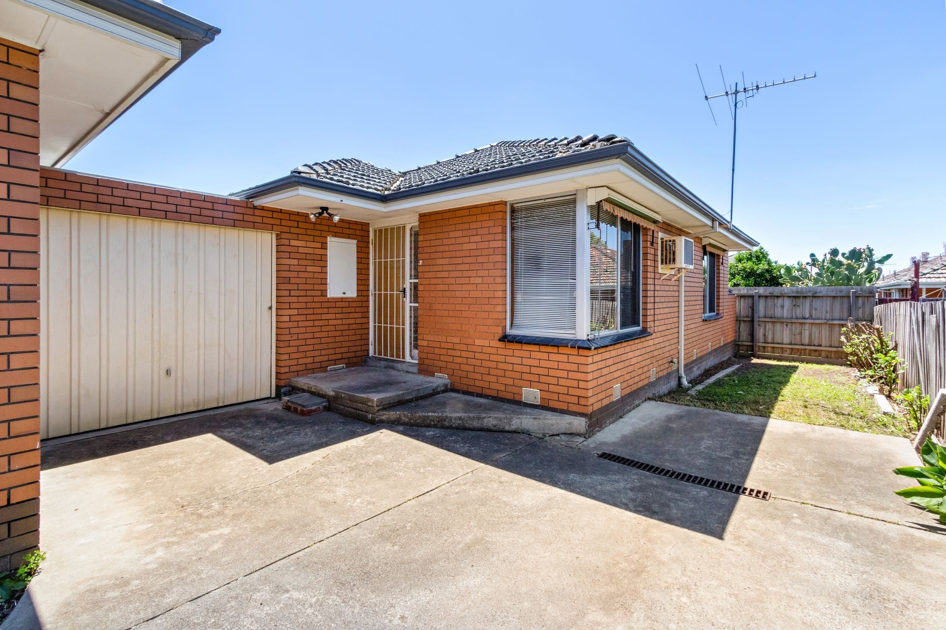 THE PERFECT TWO BEDROOM UNIT!