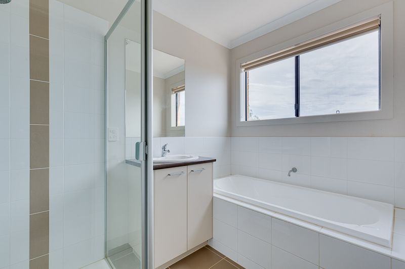 6 Tenth Mews, Bacchus Marsh - Thumbnail 4