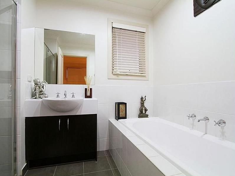 FANTASTICALLY LOCATED, MODERN FAMILY HOME!  *Insp Thu 6th Jul @ 5:00pm & Sat 8th Jul @ 10:35am*