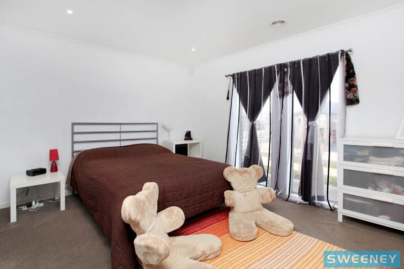 44 Broadway, Caroline Springs - Thumbnail 7