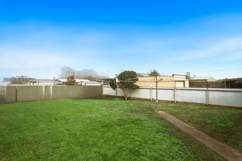 212 Hearn Street COLAC VIC, Colac - Thumbnail 7