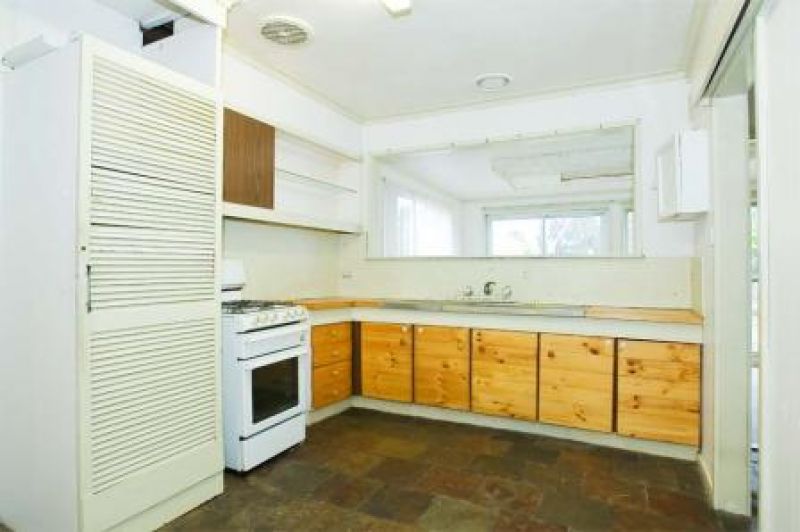 51 Cypress Avenue, Brooklyn - Thumbnail 3