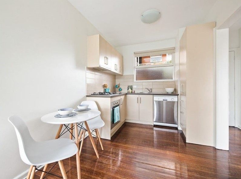 Courtyard Delight in Ideal Location