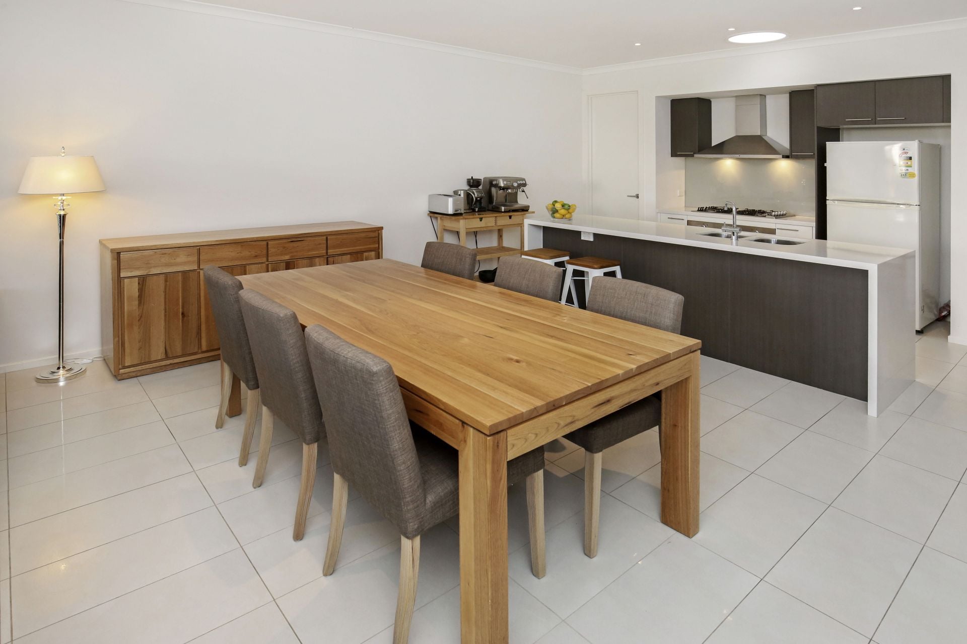 CONTEMPORARY DELIGHT - EPITOME OF ELEGANCE