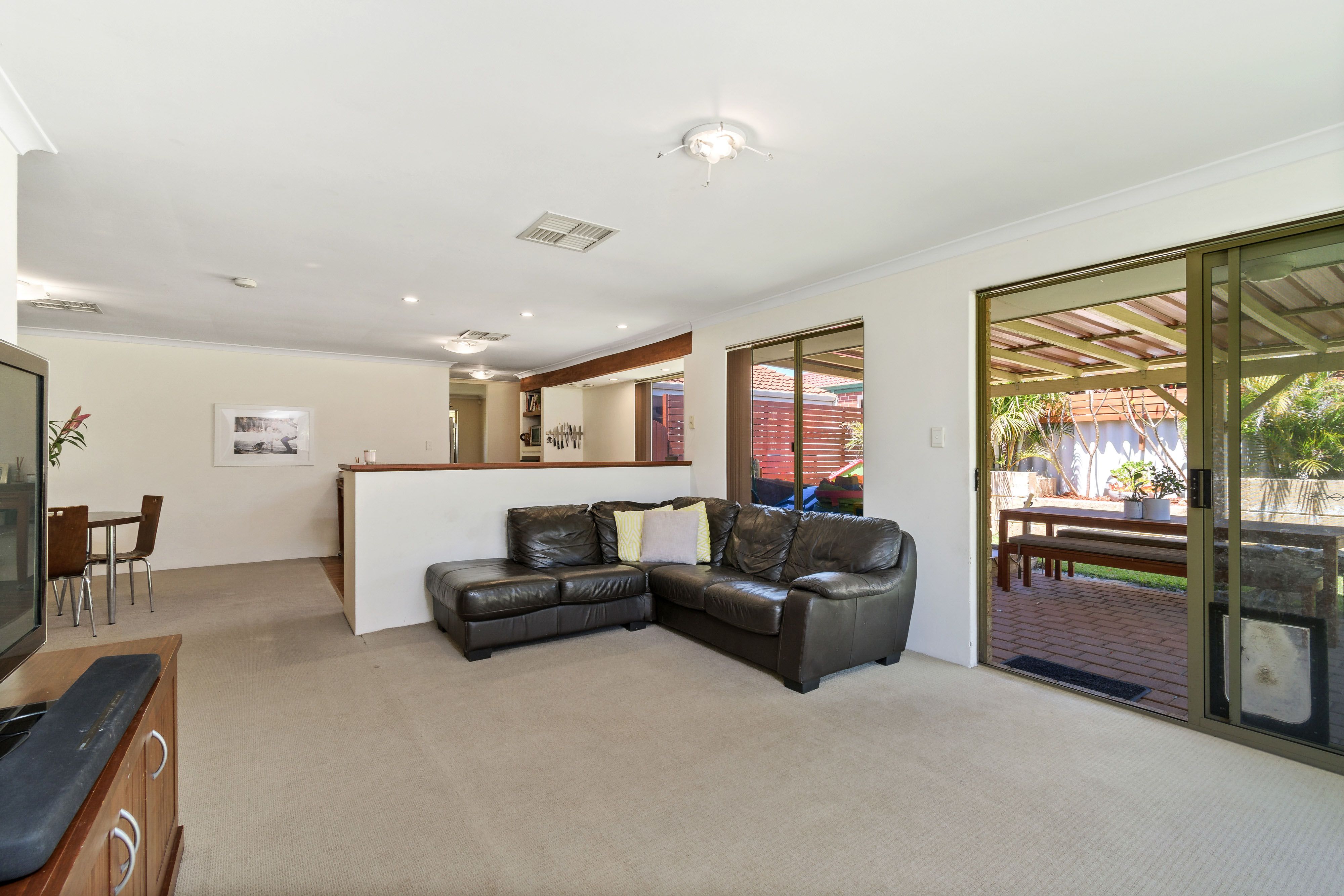 Real Estate For Sale 6 Brookford Court Jandakot , WA