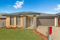 8 Nelse Street, Cranbourne North VIC
