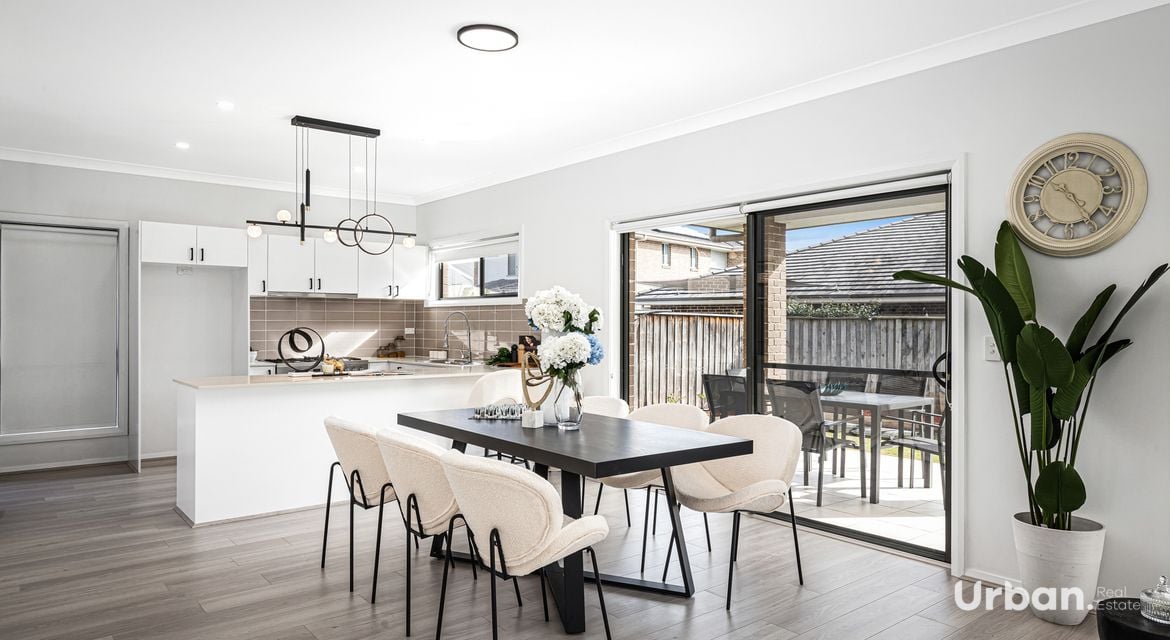Colebee 4 Burringoa Crescent