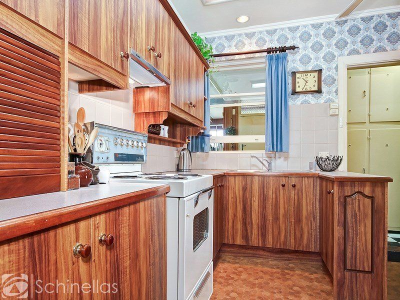 19 Lynton Avenue, North Brighton - Thumbnail 5