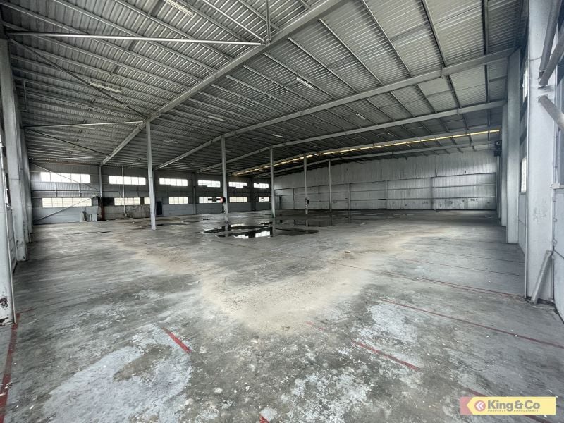 Main Road Warehousing!