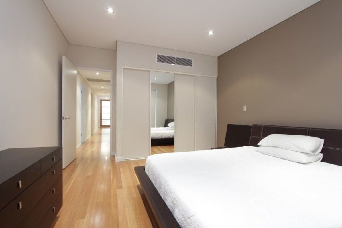 Real Estate For Sale 1/5 The Avenue Crawley , WA