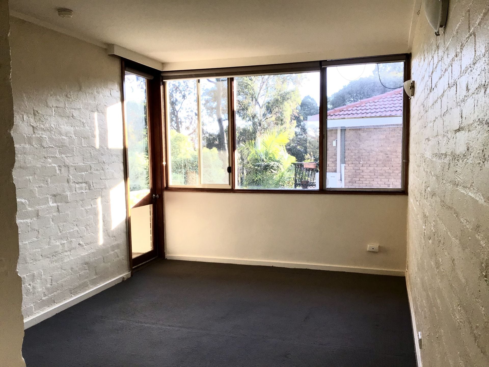 Overlooking Parklands With Balcony