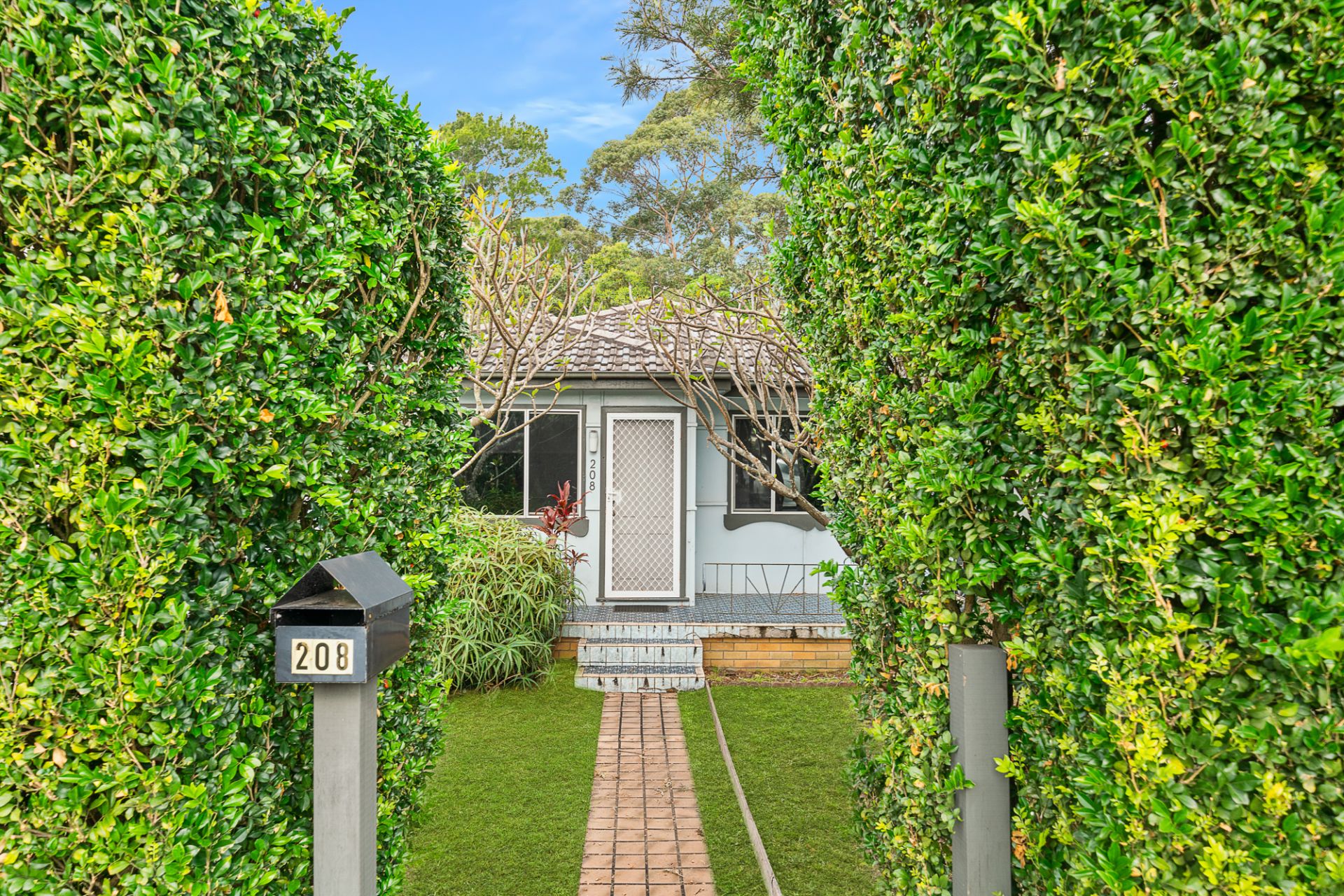 208 Ocean Beach Road Woy Woy NSW, Woy Woy - Thumbnail 2