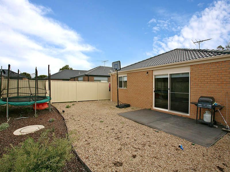 6 Reefton Circuit SOUTH MORANG, South Morang - Thumbnail 2