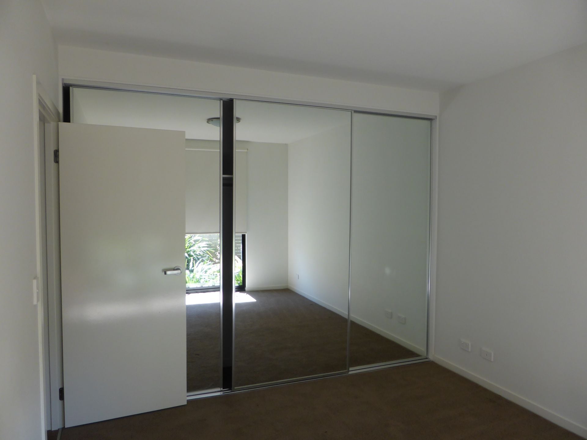 Bright & Spacious Townhouse!