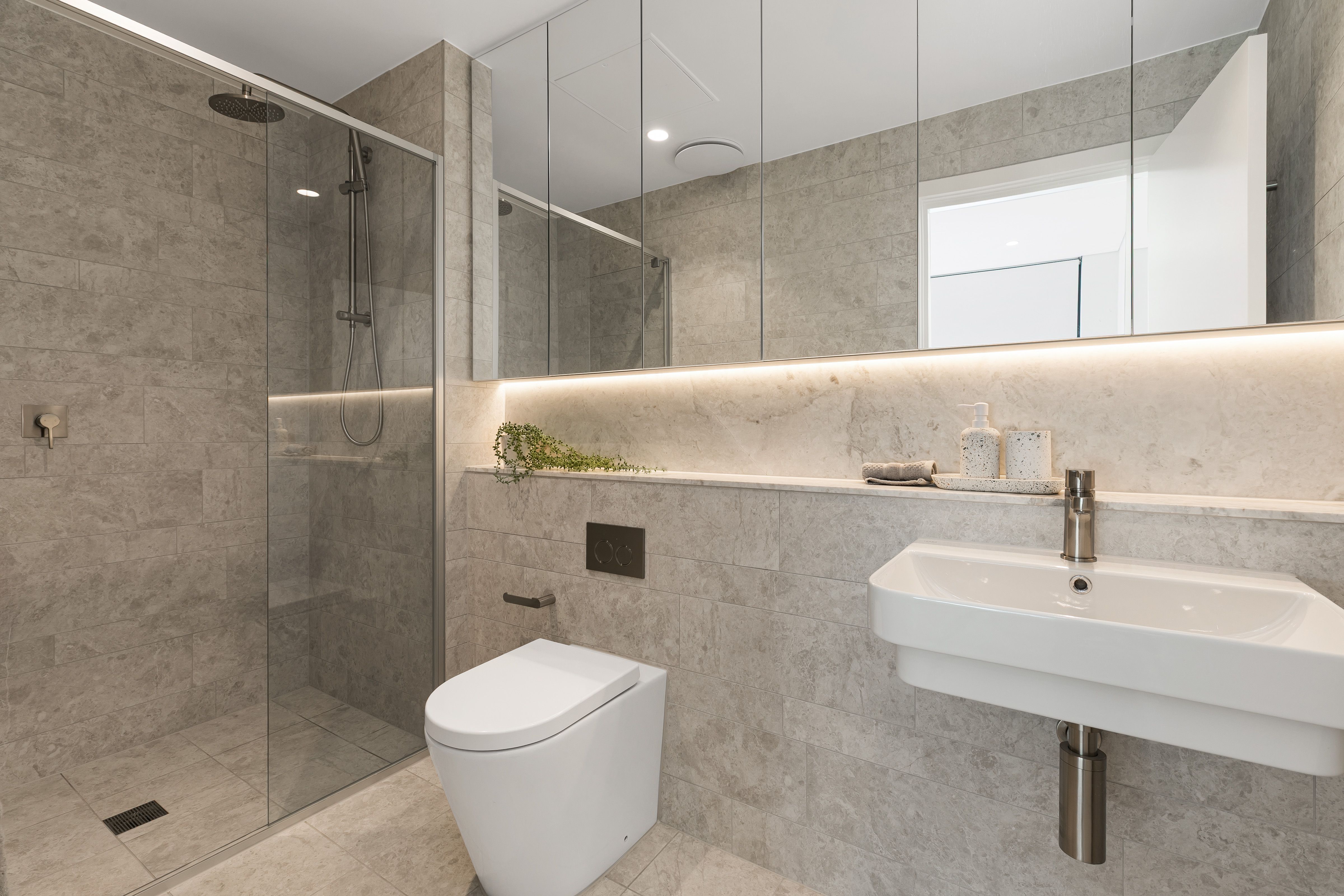 201/SAFIRE 80 Ramsgate Road RAMSGATE 2217