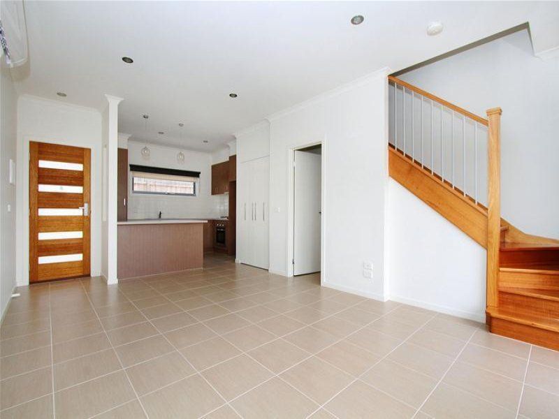 SOPHISTICATED, EASY CARE LIVING