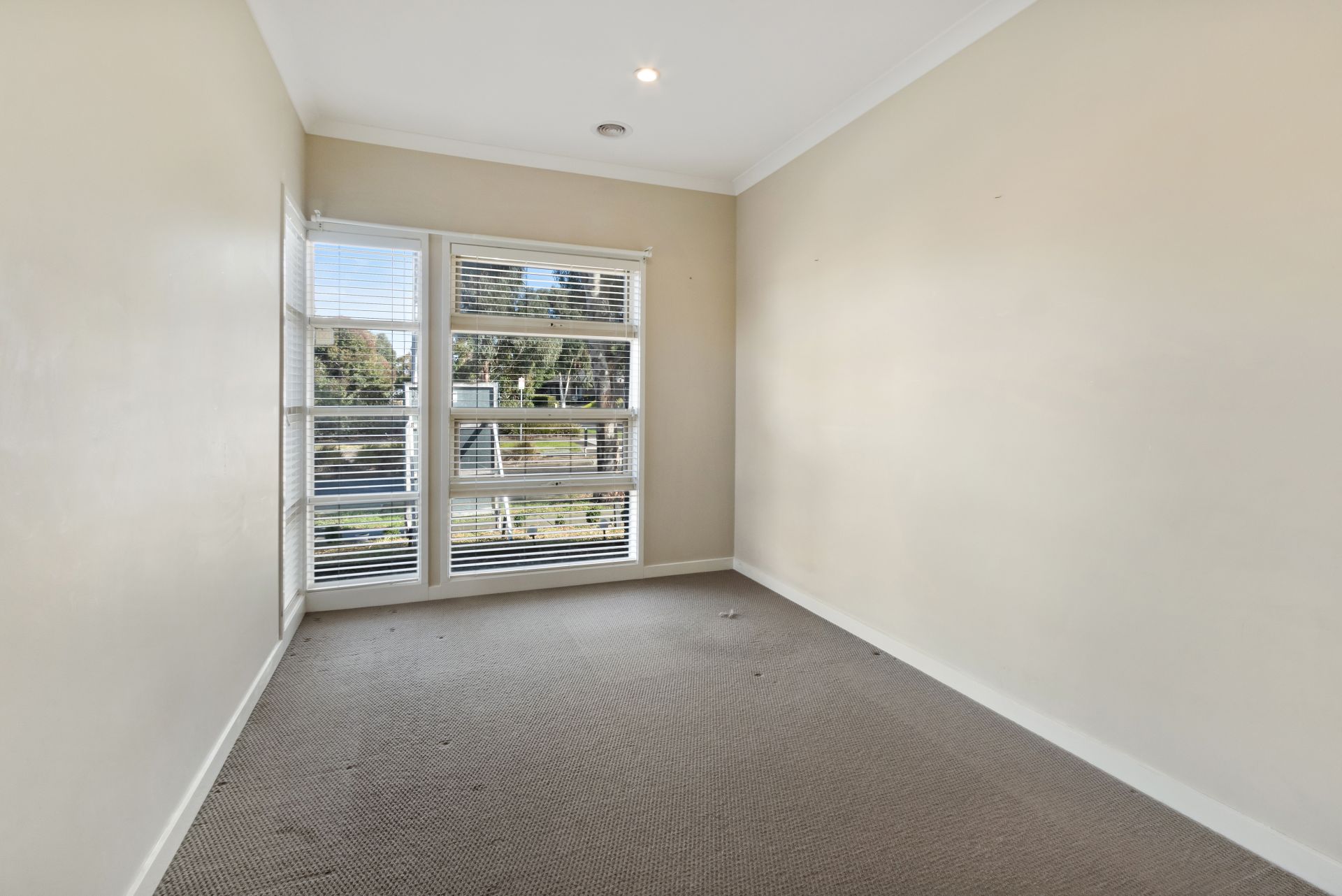 CONVENIENT & MODERN STYLE LIVING