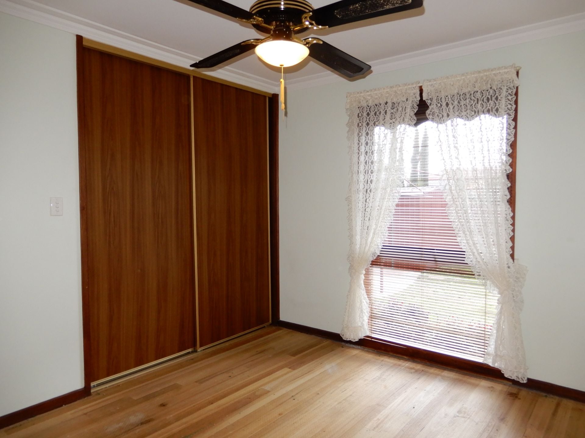 Spacious Living!!