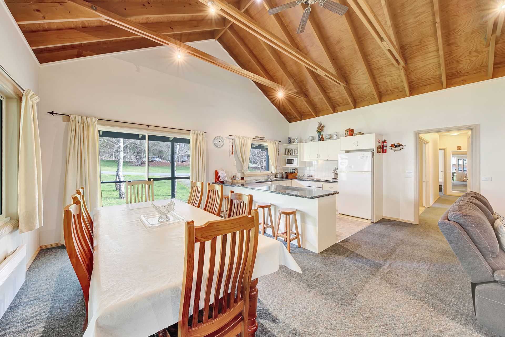 2 Camping Park Road, Harrietville Dickens Real Estate