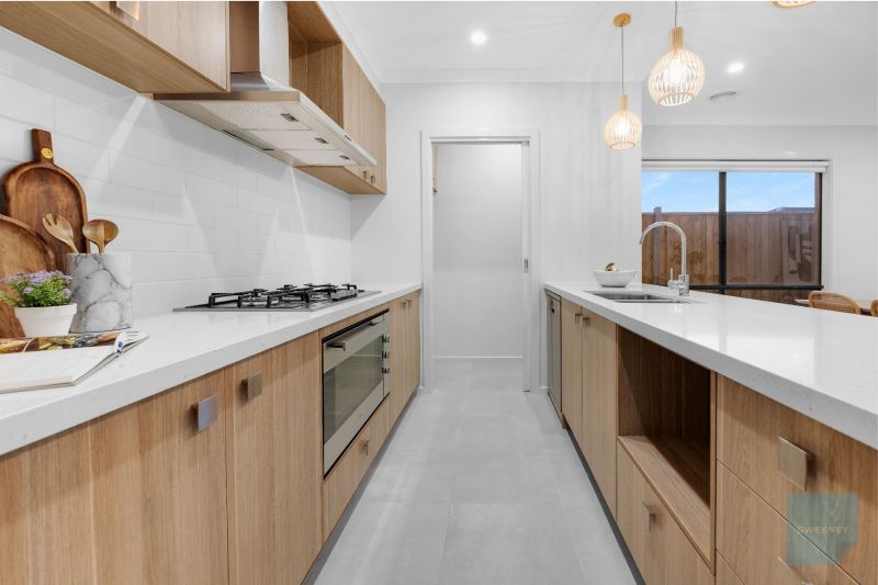 11 Lilybloom Way, Fraser Rise - Thumbnail 6