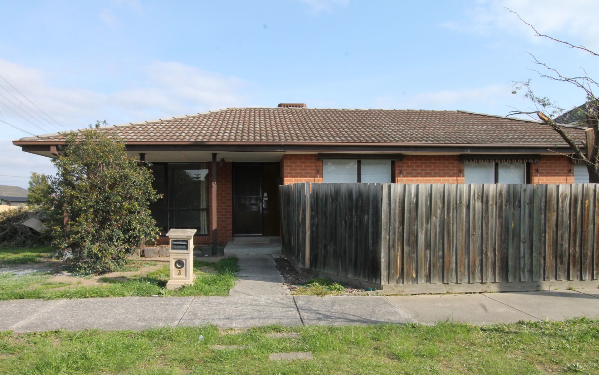 MUST SEE FAMILY HOME!!