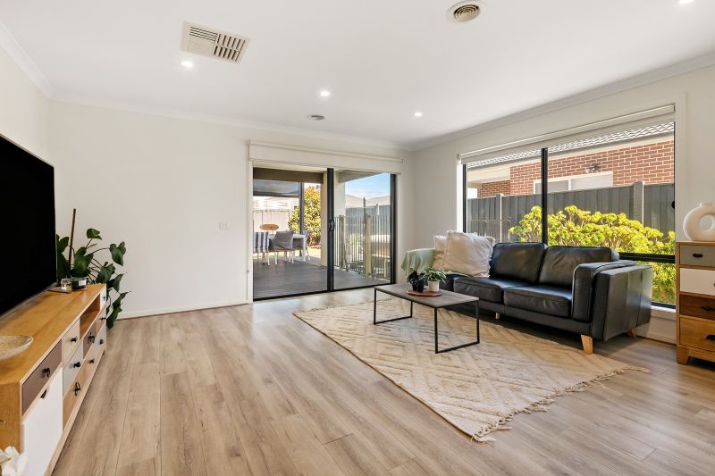 Real Estate For Sale 14 Abbey Road Beveridge , VIC