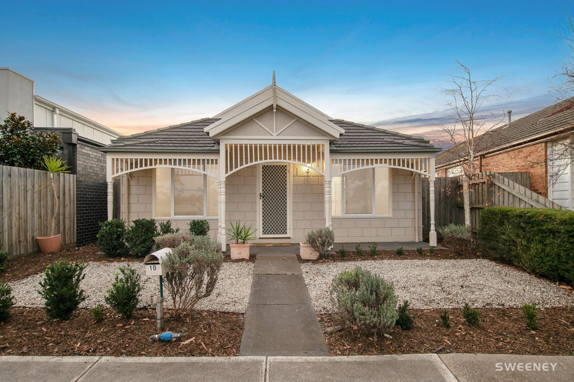 10 Skipper Drive, Altona Meadows - Thumbnail 2