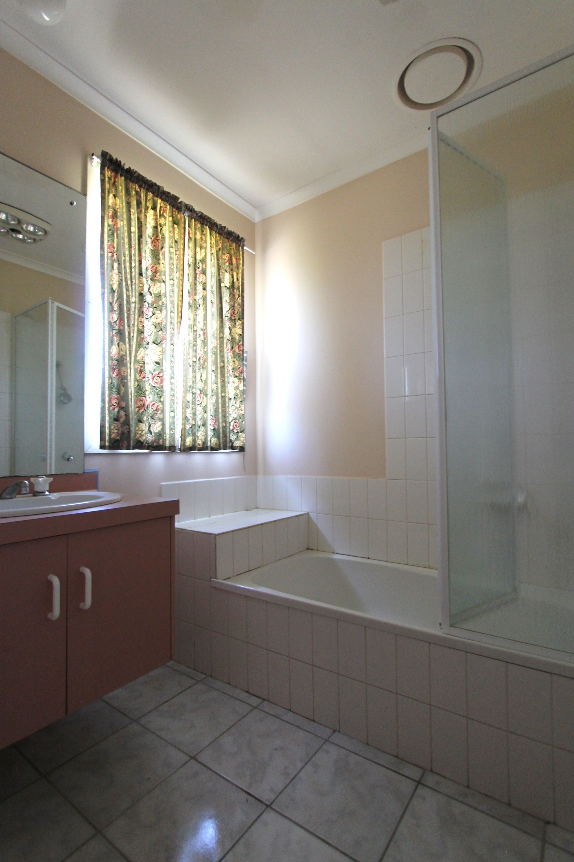 A REAL PLEASURE YOU'LL TREASURE !!!  ***GARDENER INCLUDED***
***PRICE NEGOTIABLE***