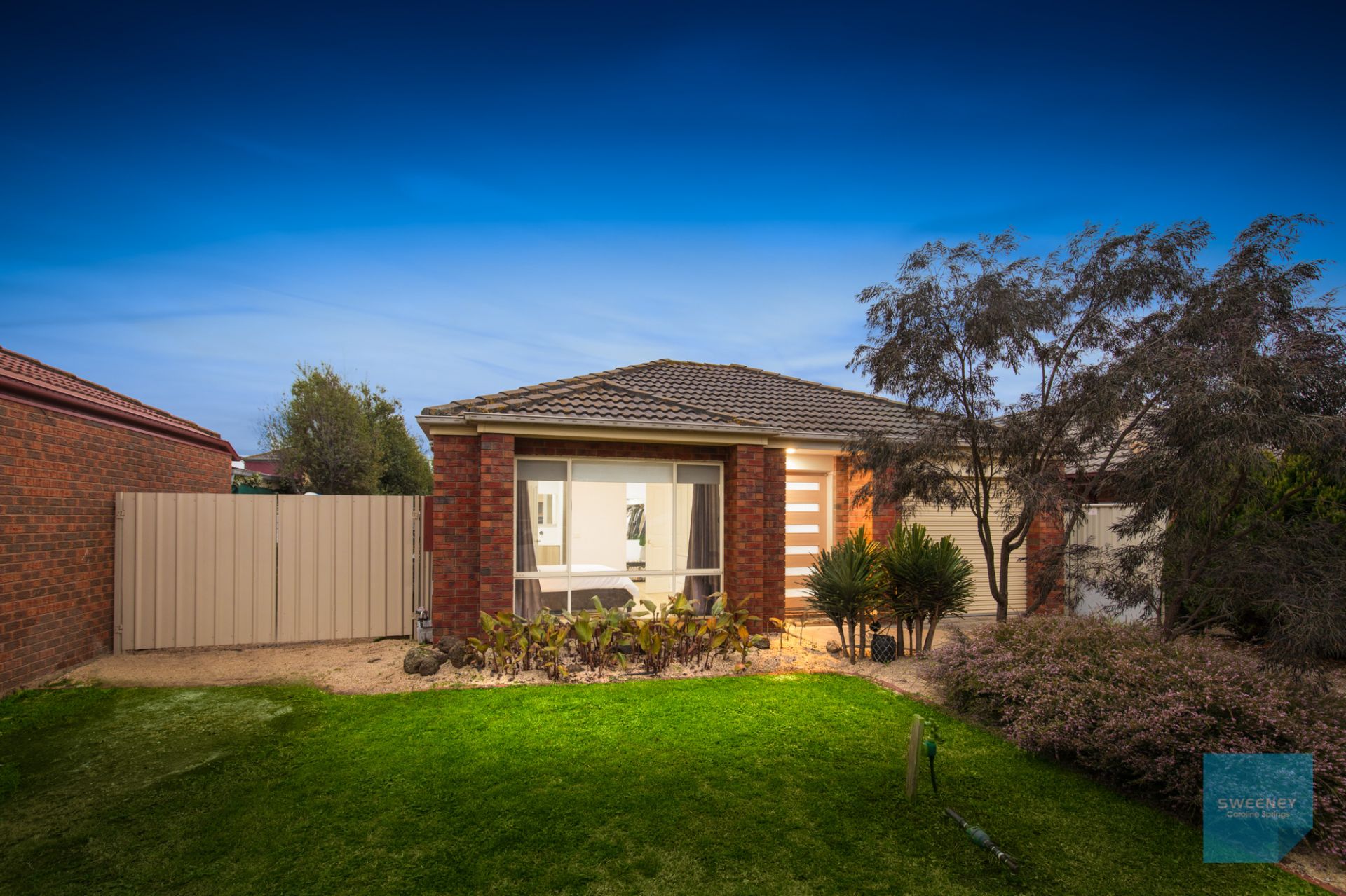 5 Willandra Loop, Caroline Springs - Thumbnail 3
