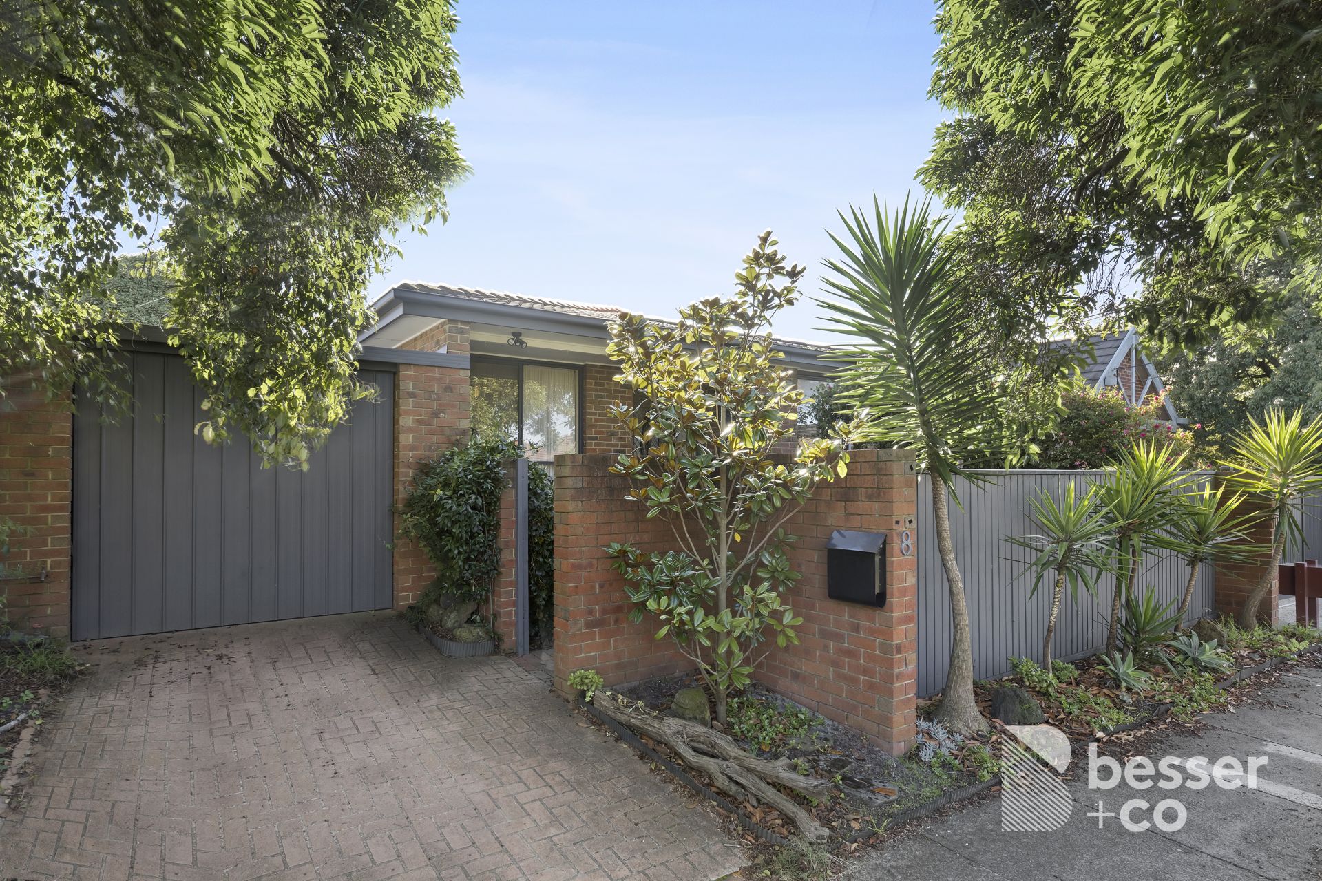 8 Macgowan Avenue, Glen Huntly - Thumbnail 2