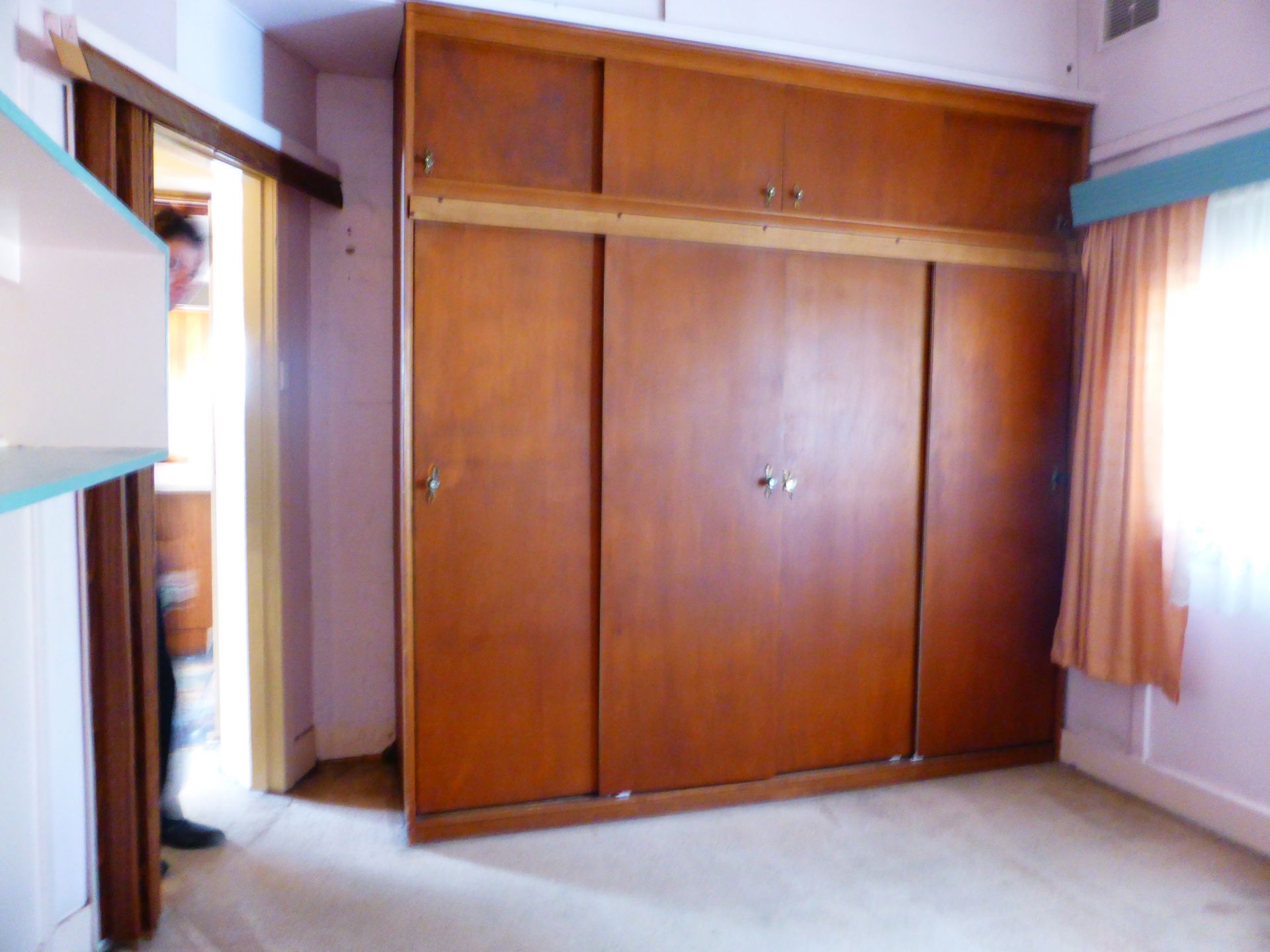 Perfectly hidden, Perfectly Cosy

*6 Month Lease with possible Extension*