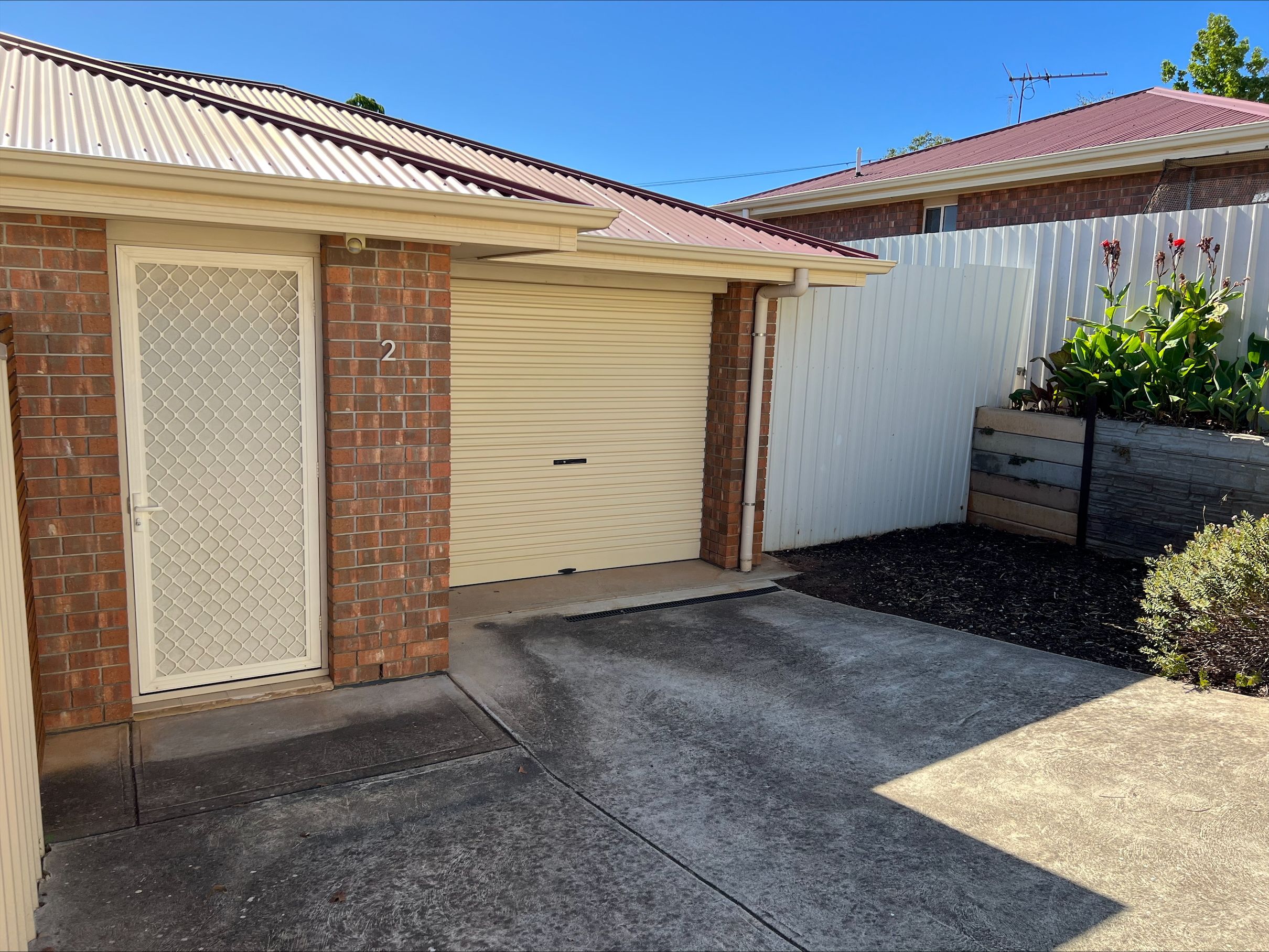2/6 Booth Avenue Morphett Vale 5162